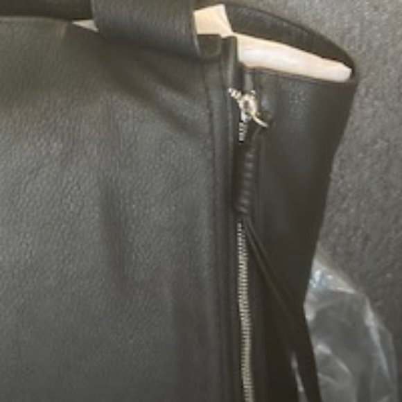 Vince Camuto Black Leather Tote with Dustbag - Picture 5 of 9